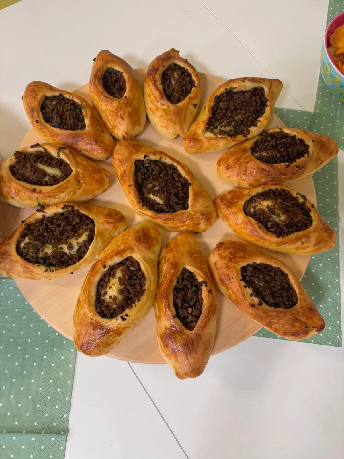 Pide mit Hackfleischfüllung